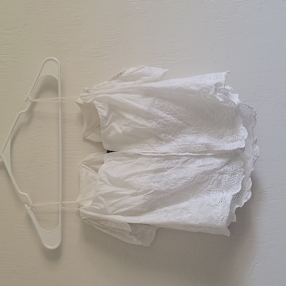 White Islet Off the Shoulder Crop Top - Picture 5 of 5